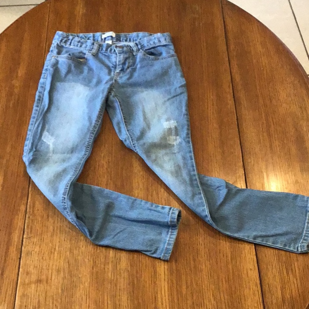 Comfortable ripped jeans!!
